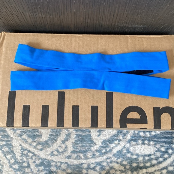 Lululemon headband - Picture 2 of 6